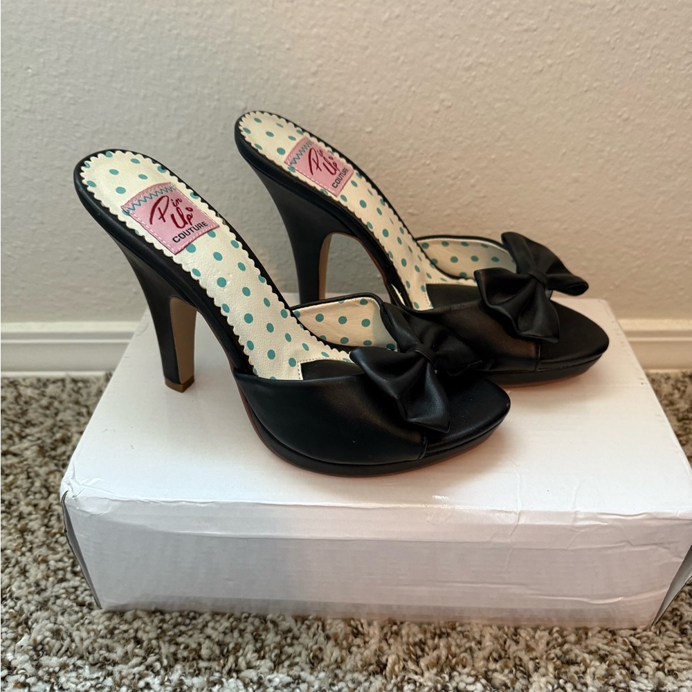 Pinup Couture Elegant Black Bow Heels